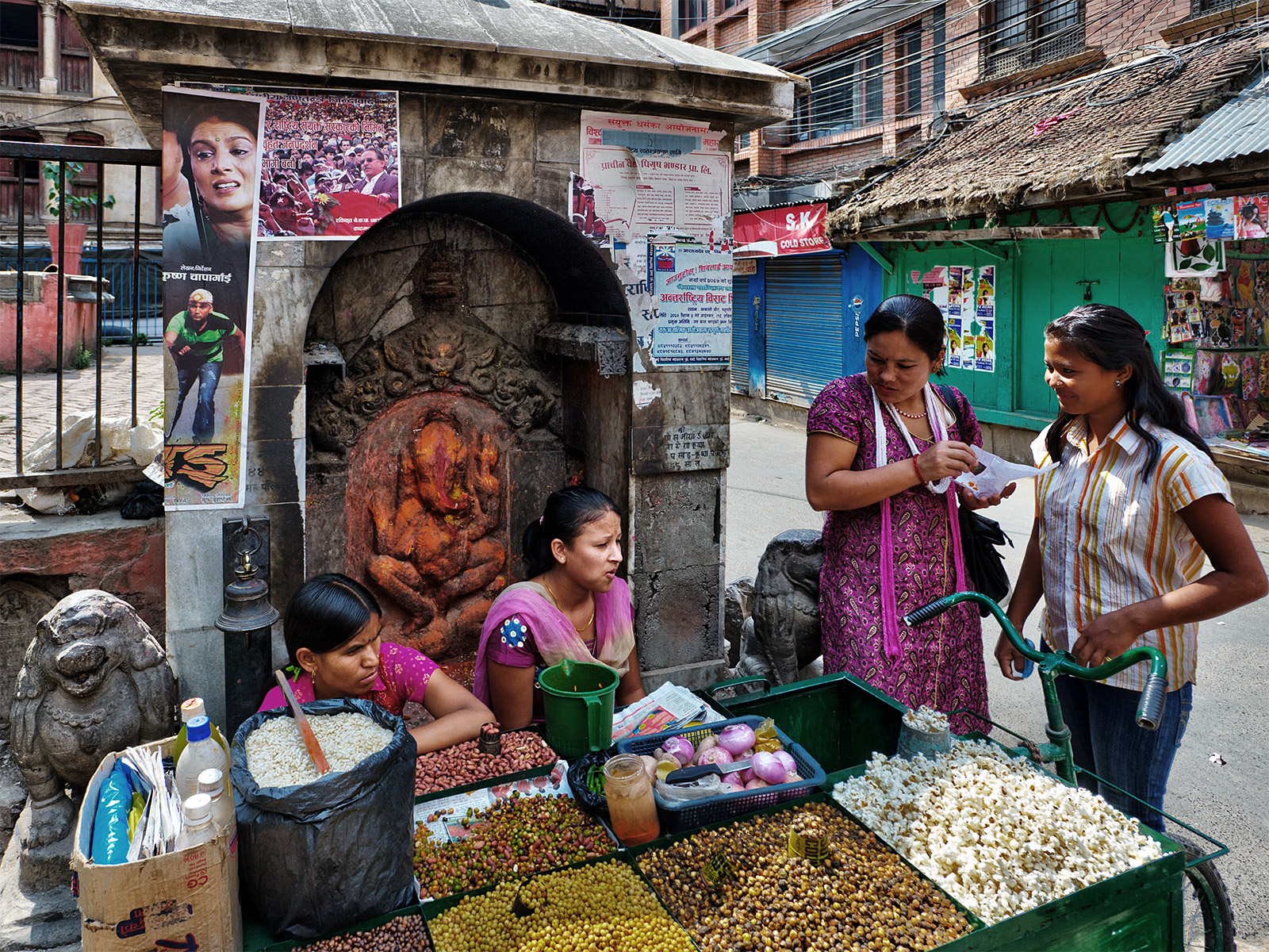 Nepali thamel