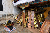 Album / Tibet / Shigatse / Tashilhunpo Monastery / Polishing the Golden Roof / Polishing the Golden Roof 6