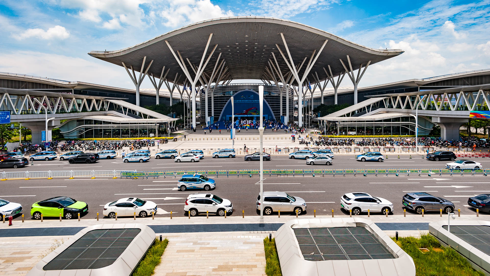 China — Shenzhen, Guangdong Province — architecture