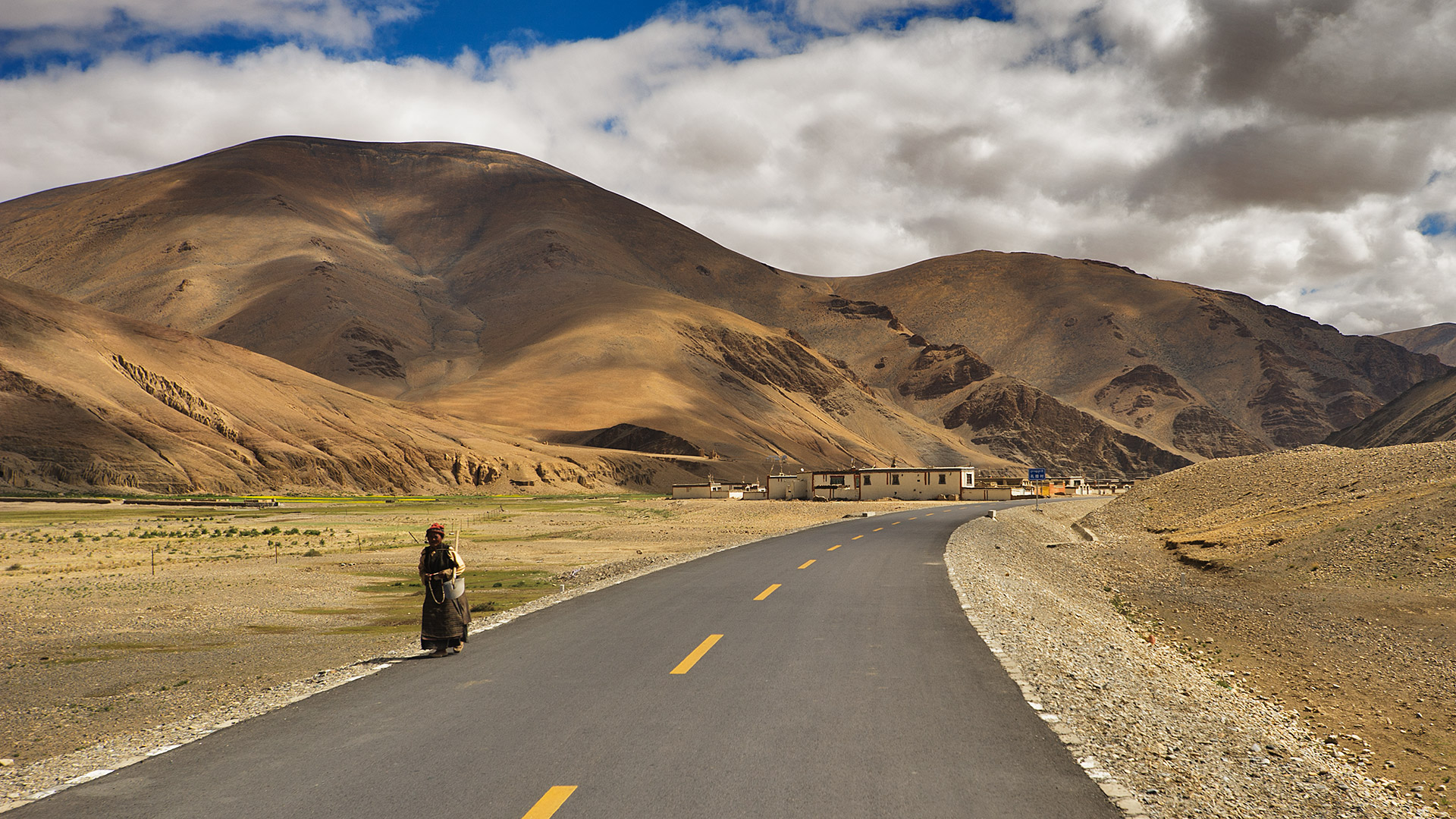 China — Tibet Autonomous Region — landscape
