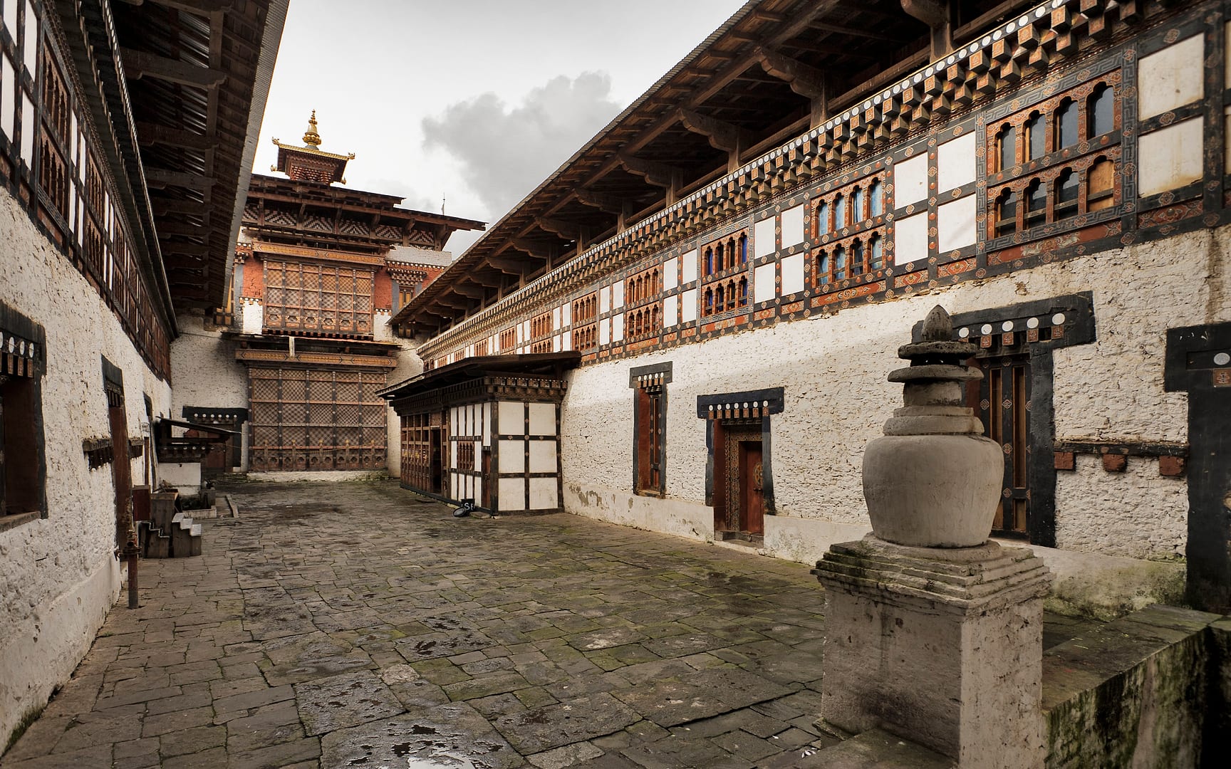 Bhutan — Trongsa — architecture