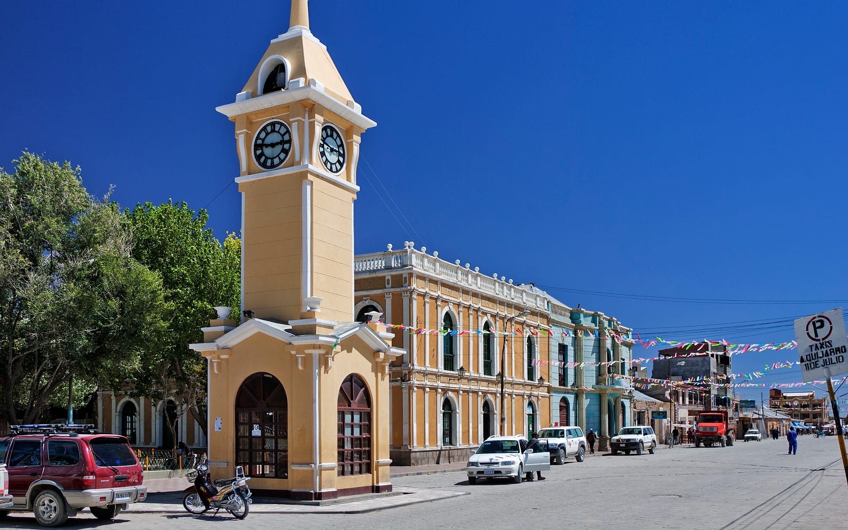 Bolivia — Uyuni — architecture