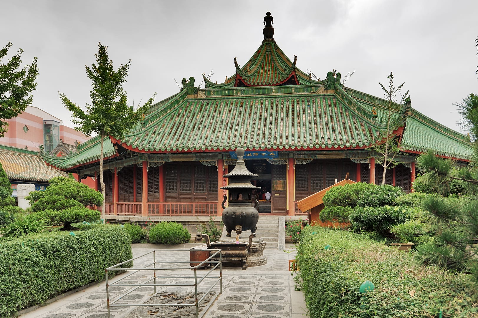 China — Kaifeng — architecture