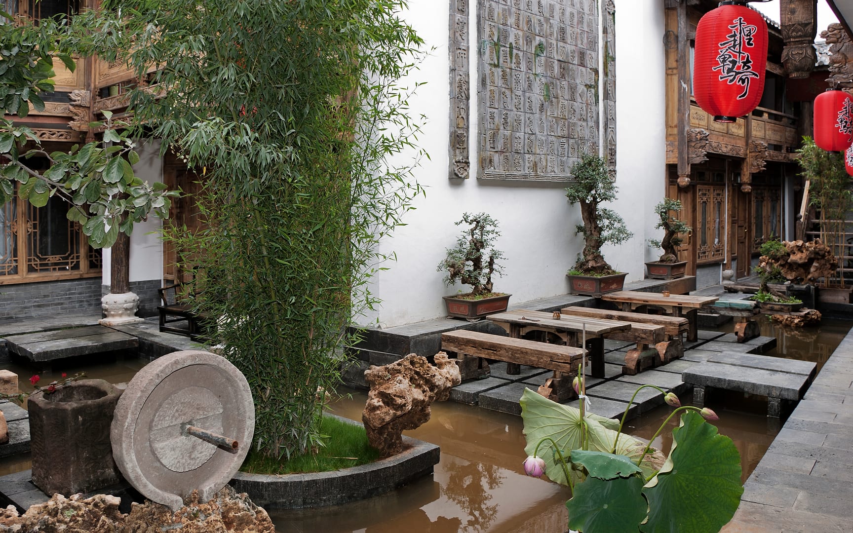 China — Lijiang — architecture