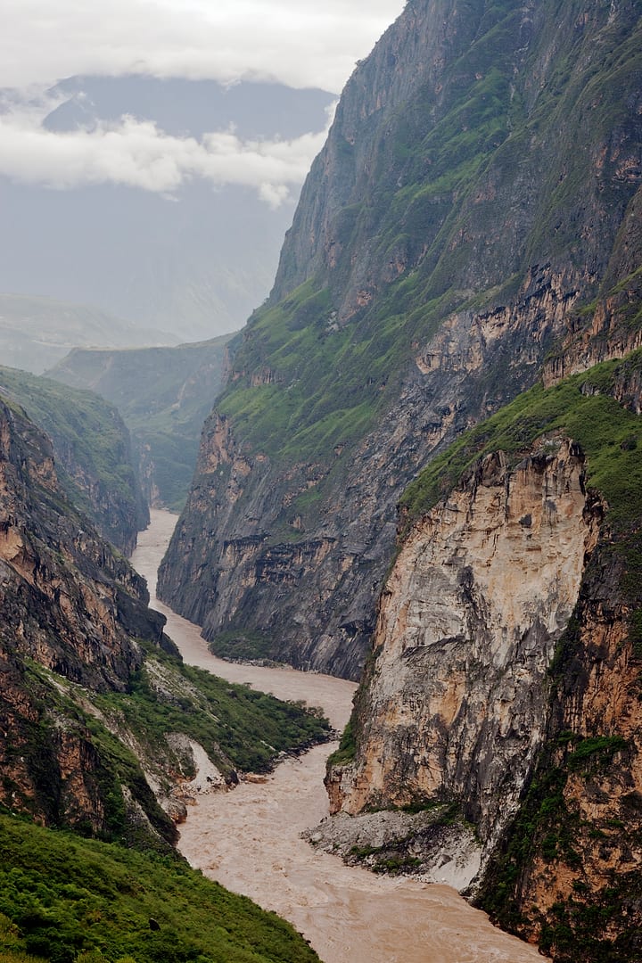 China — Tiger Leaping Gorge — landscape