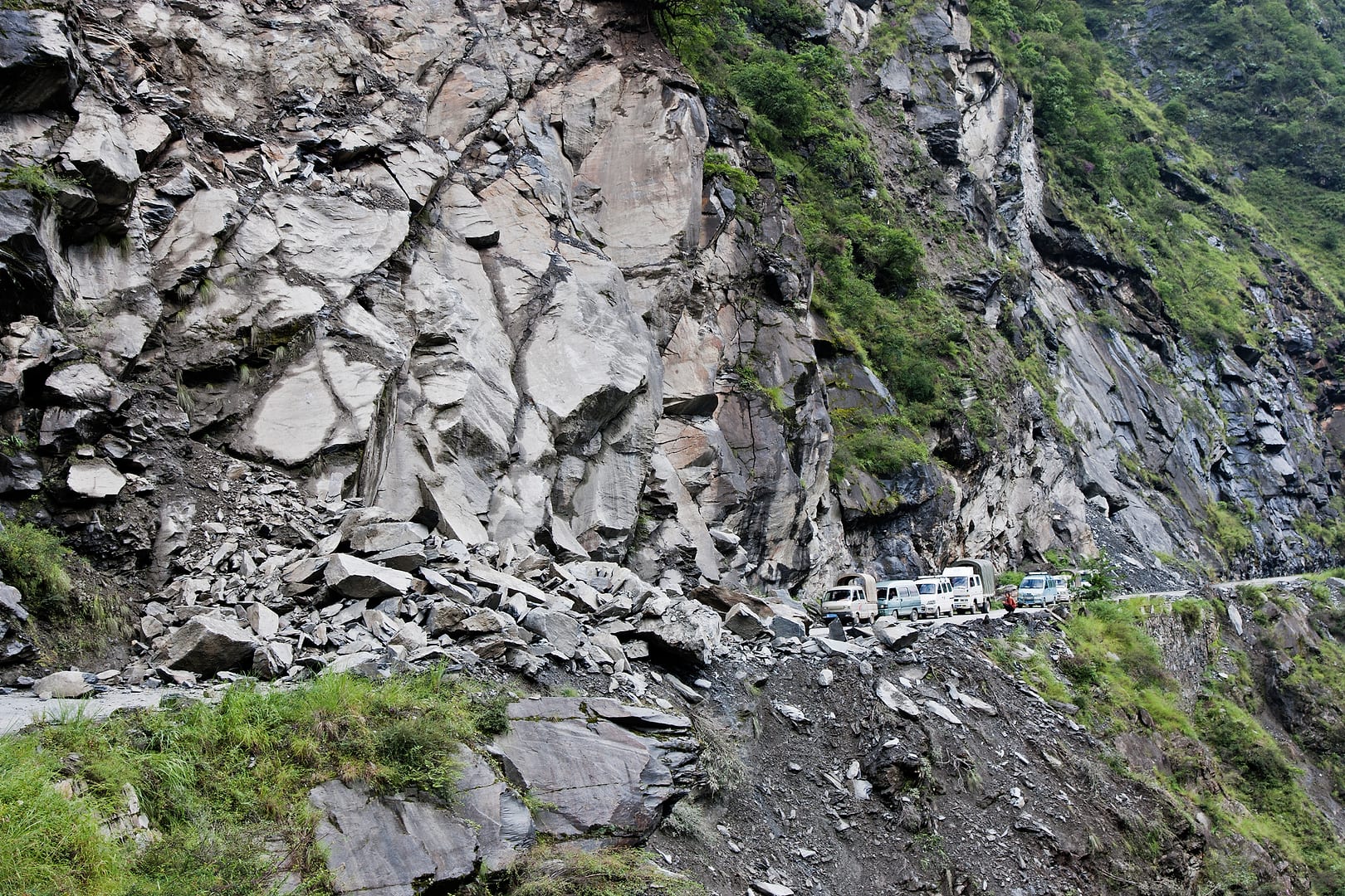 China — Tiger Leaping Gorge — landscape