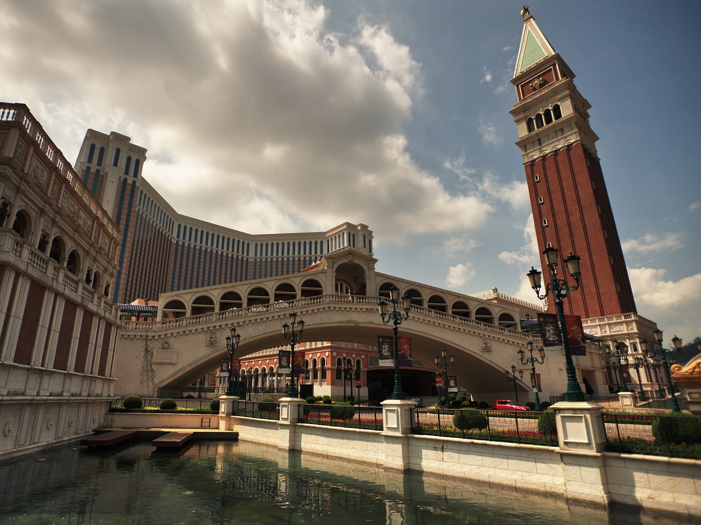 China — Hong Kong — architecture