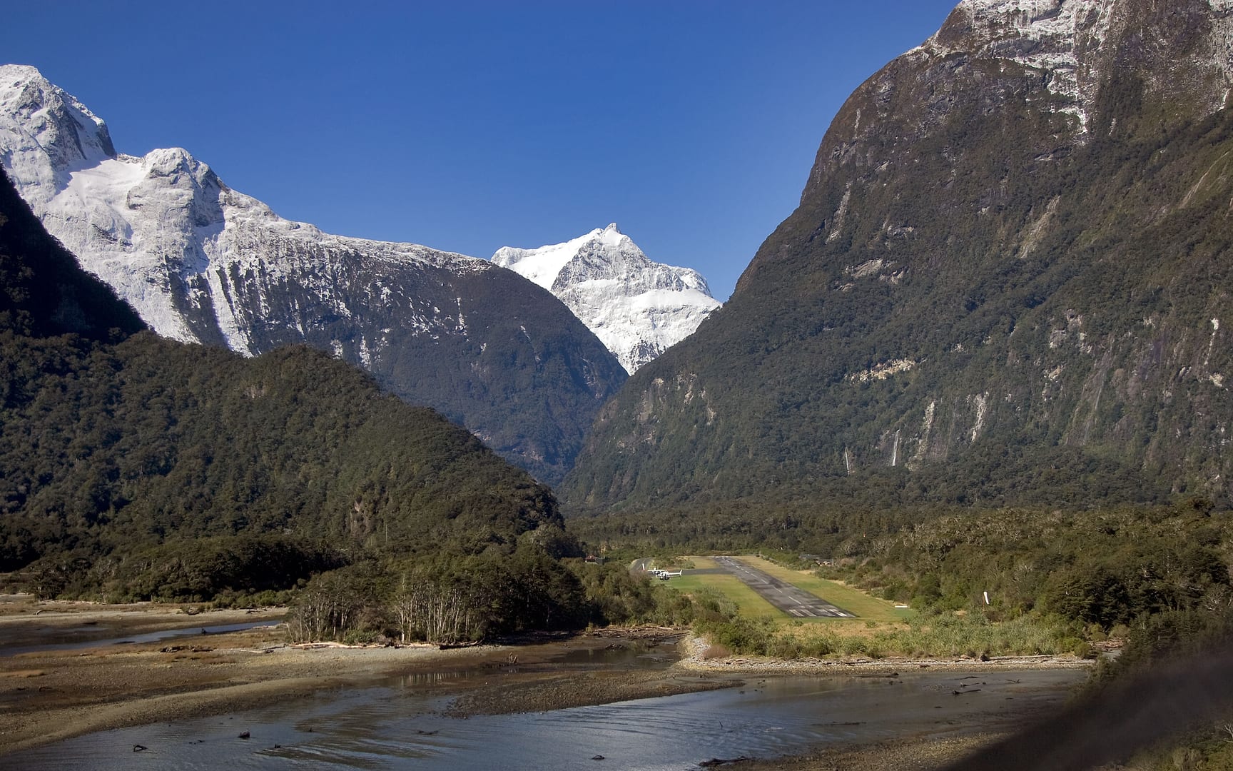 New Zealand — Queenstown to Milford Sound — landscape