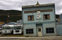Album / Canada / Dawson City / Flora Dora Hotel