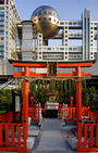 Album / Japan / Tokyo / Odaiba / Rooftop Shrine