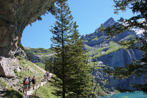 Album / Switzerland / Alpine Pass Route / Hikers