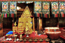 Album / Tibet / Shigatse / Tashilhunpo Monastery / The Main Chanting Hall / The Main Chanting Hall 2